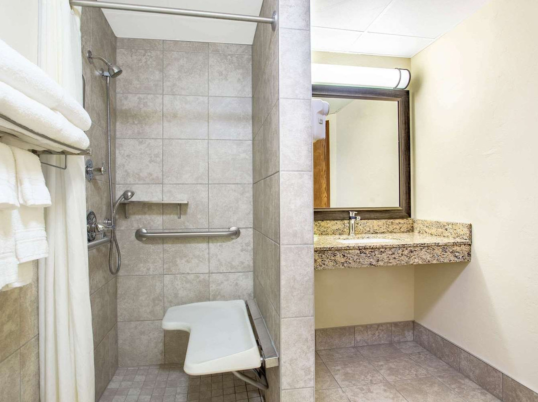 AmericInn by Wyndham Green Bay West主图