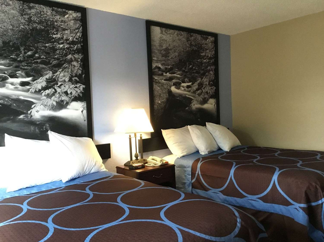 Super 8 by Wyndham Gardner主图