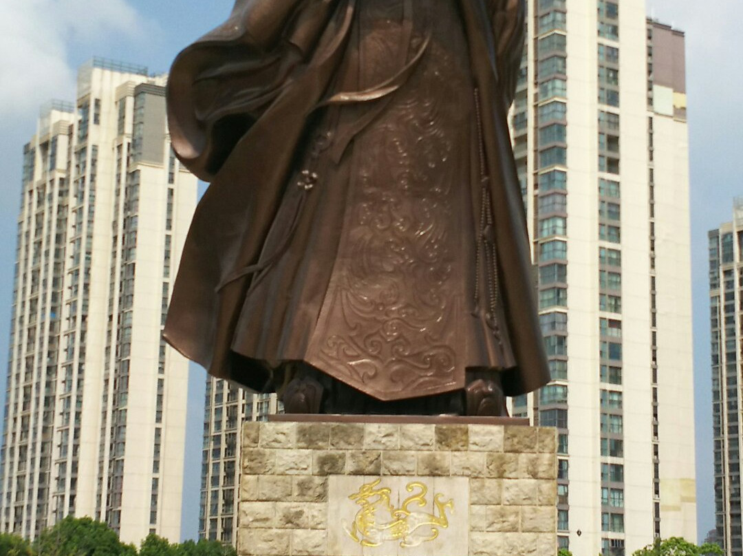 诸葛亮广场-襄阳市必去景点