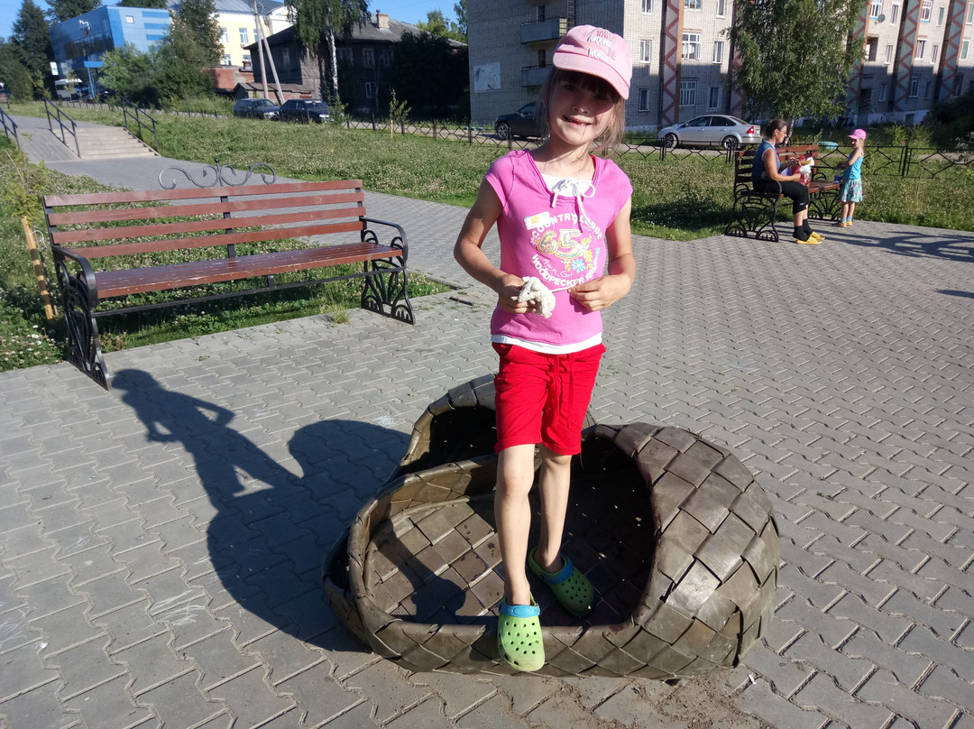 Monument to Lapti-Kudymkar必去景点