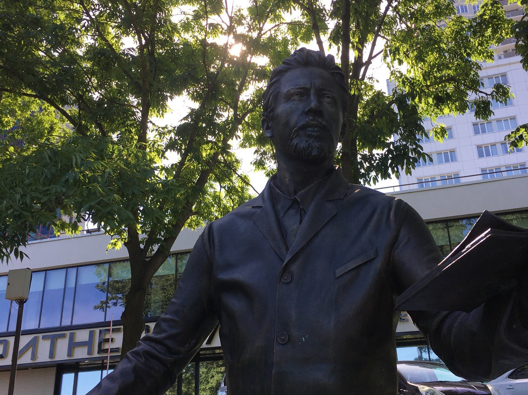 Monument to  A. P.  Chekhov-海参崴必去景点