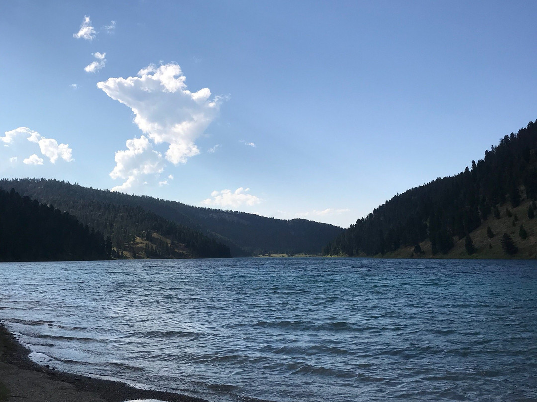Wade Lake景点图片