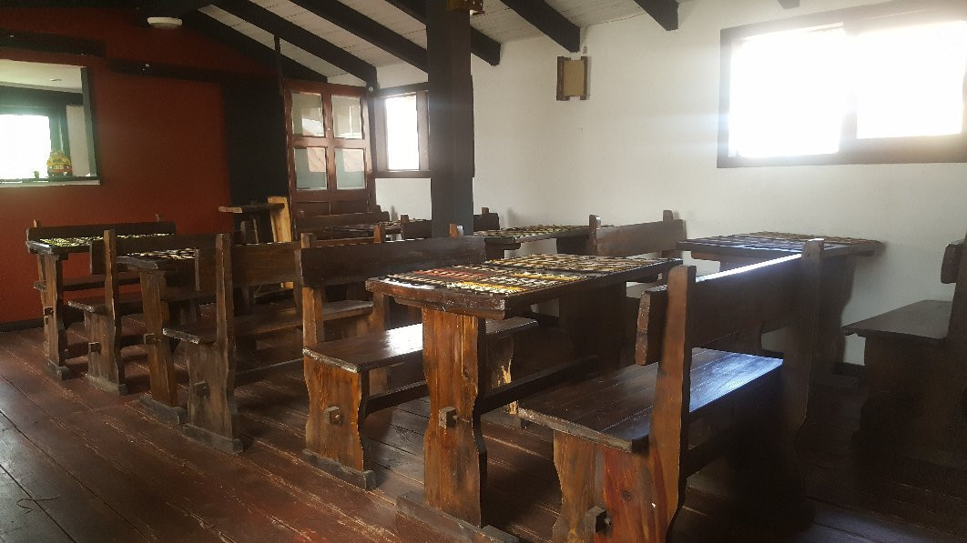 La Union餐馆和美食-Restaurante La Parrilla Roja