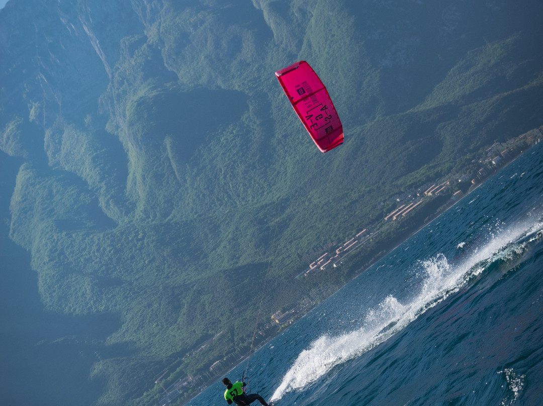 KITE CENTER GARDA LAKE-马切尔西涅必去景点