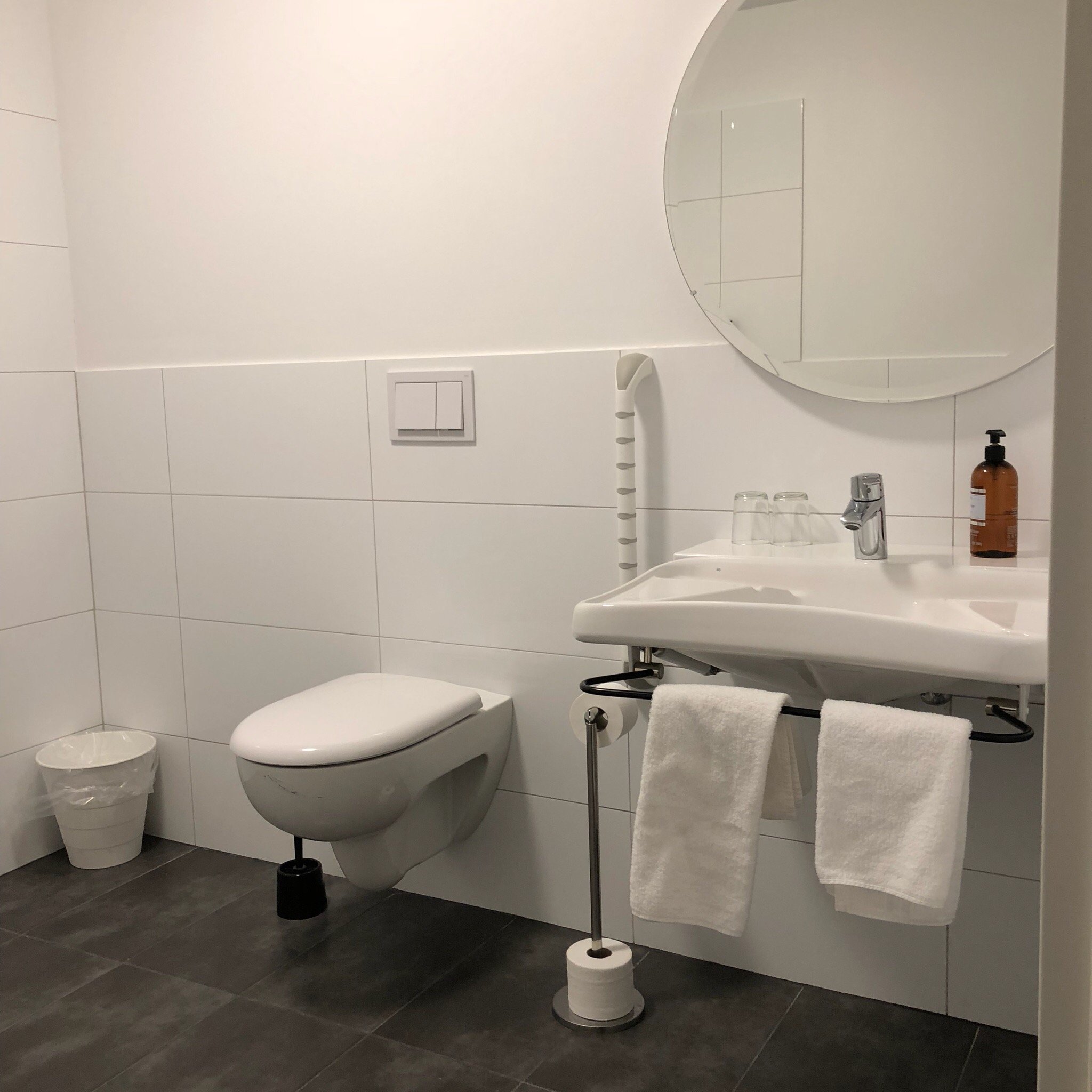 Bed & Breakfast Keflavik-官方