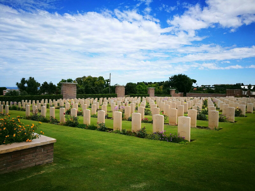 Beach Head War Cemetery景点图片