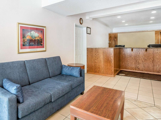 优胜美地山谷休闲康福特茵酒店主图