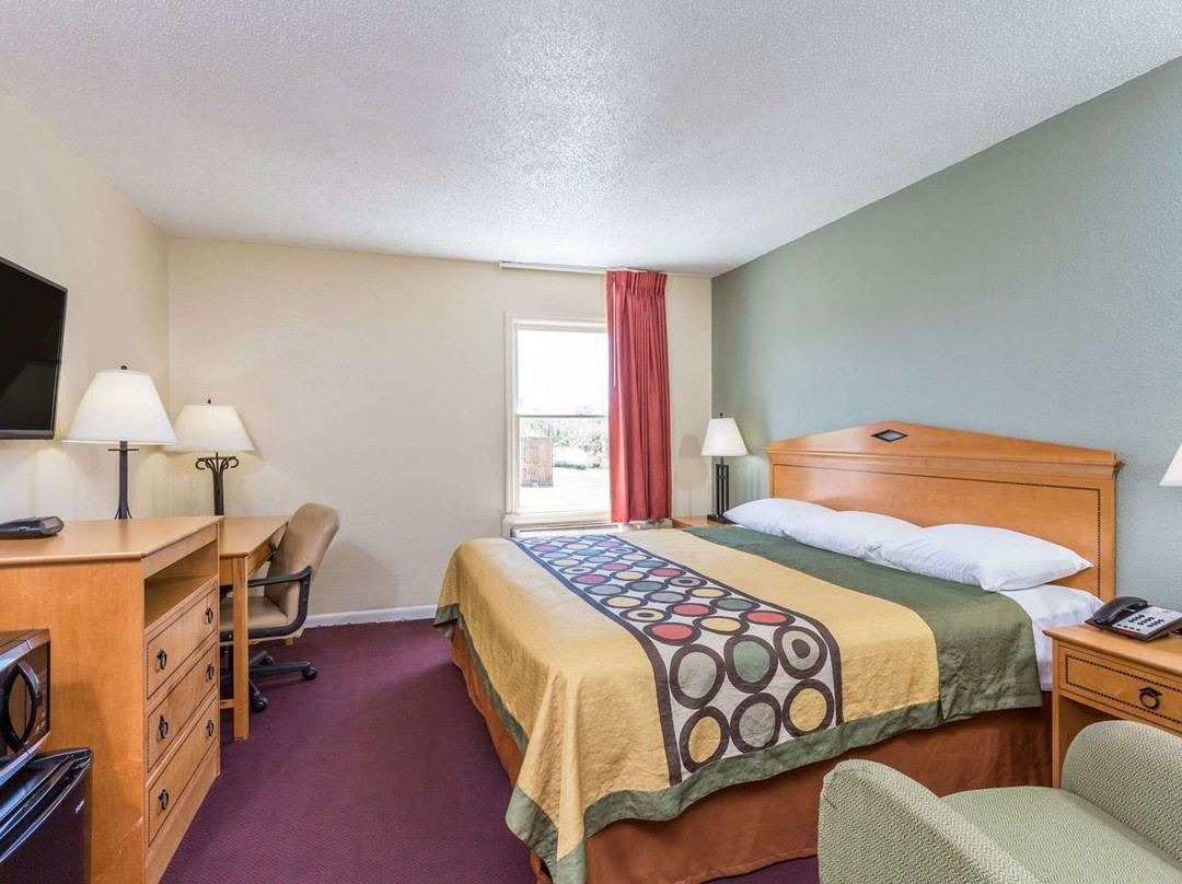 Super 8 by Wyndham Manning主图