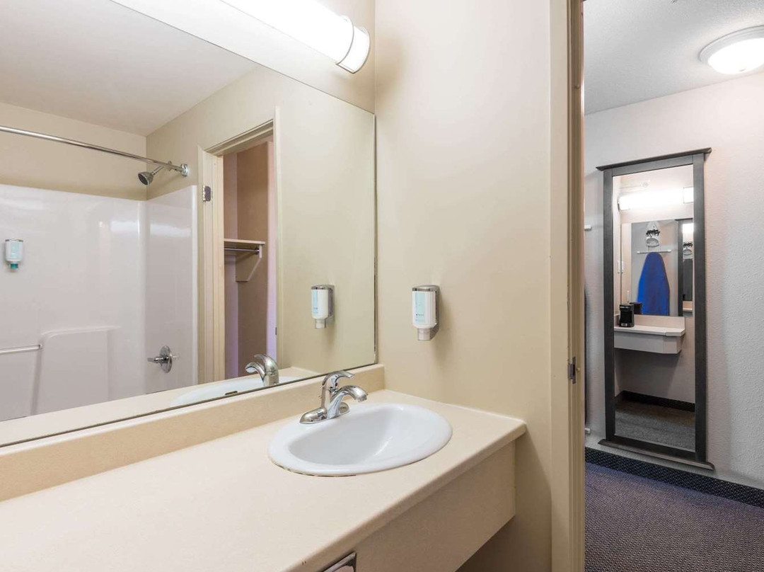 Super 8 by Wyndham Windsor NS主图