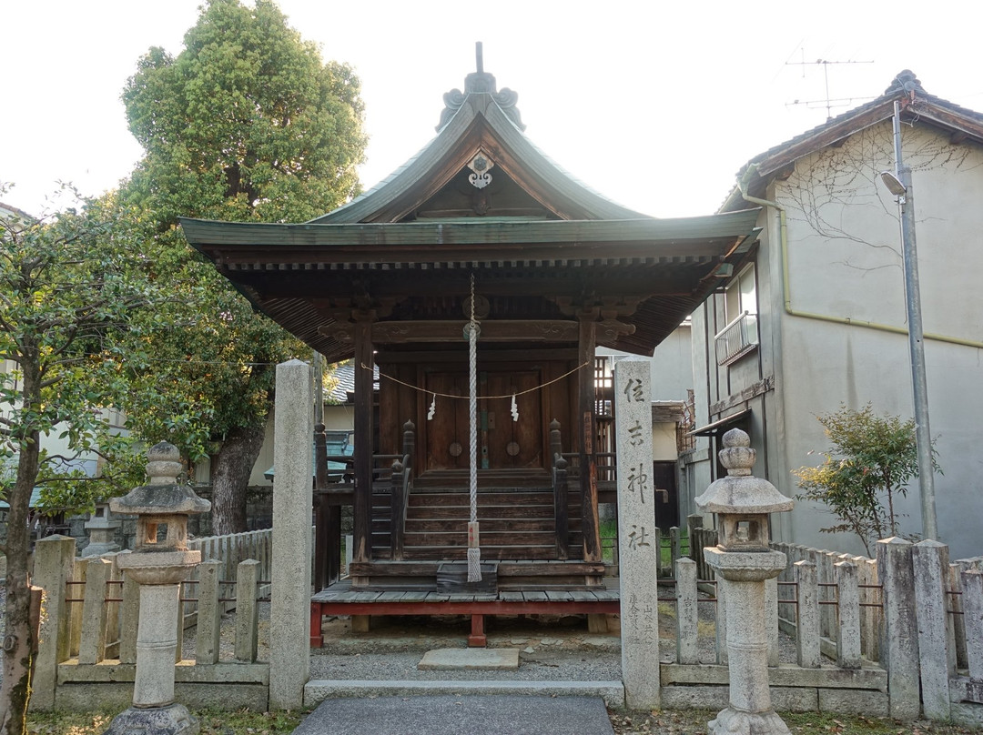 Tokumori Shrine景点图片