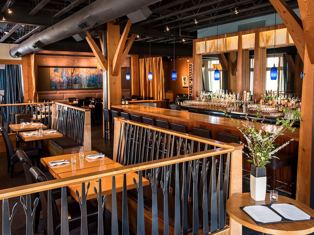 胡德里弗餐馆和美食-Celilo Restaurant & Bar