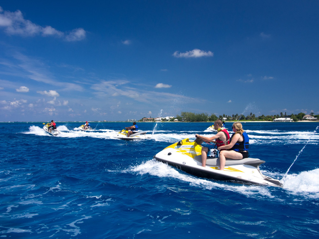 Cayman Island Boat Rentals景点图片