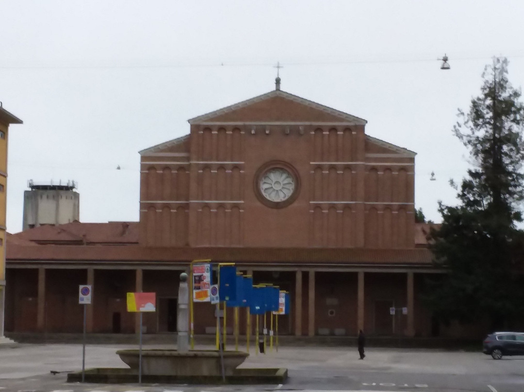 Chiesa Cuore Immacolato di Maria e San IIario-罗维戈必去景点