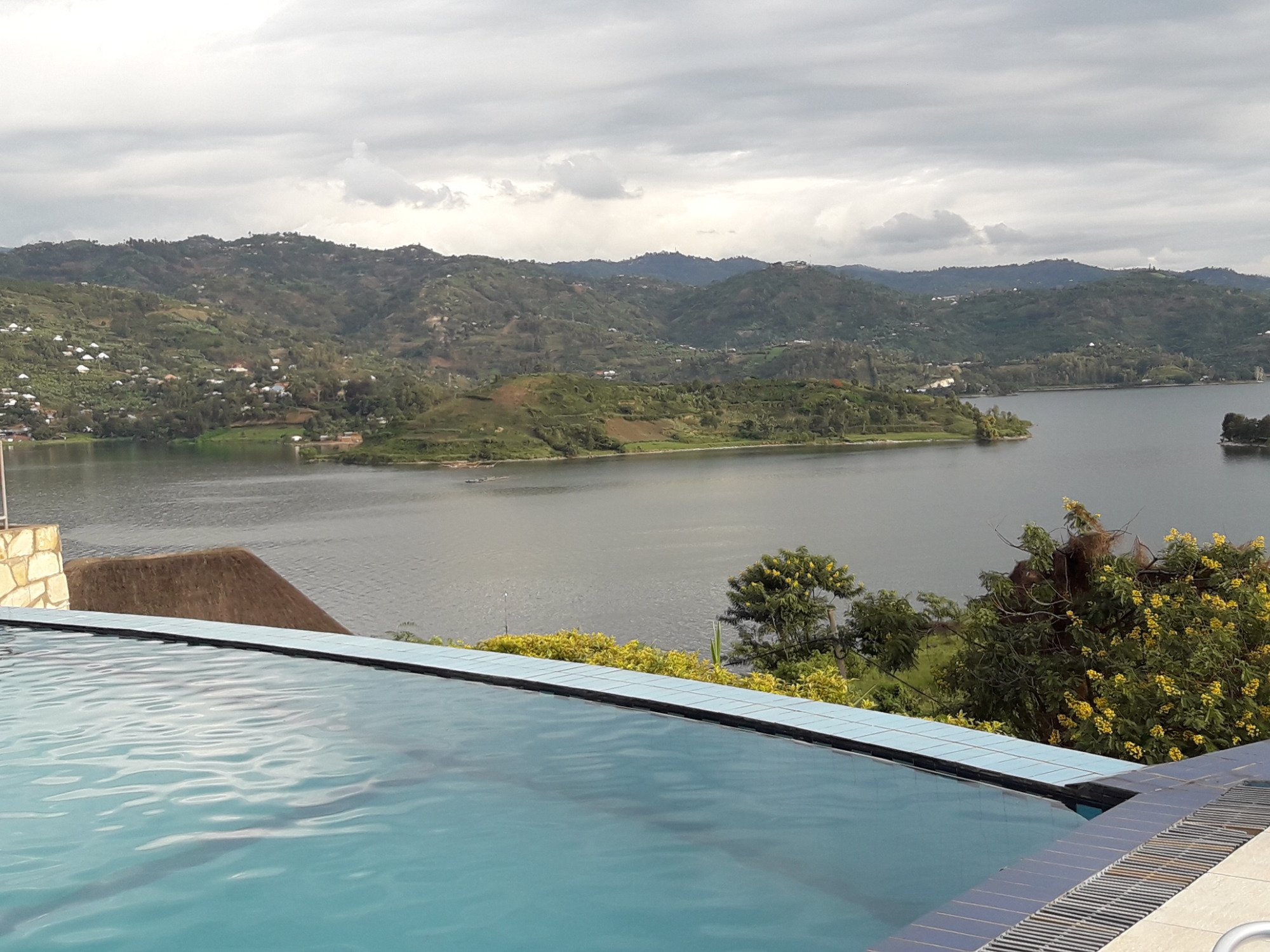 Nirvana Heights Resort & Spa-泳池