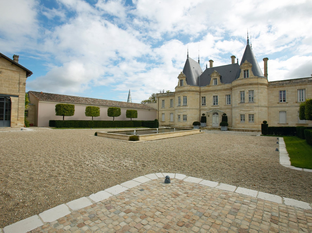 吕萨克城堡酒店主图