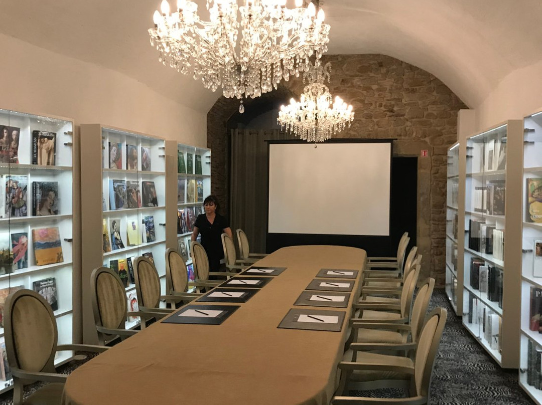 军事广场酒店主图