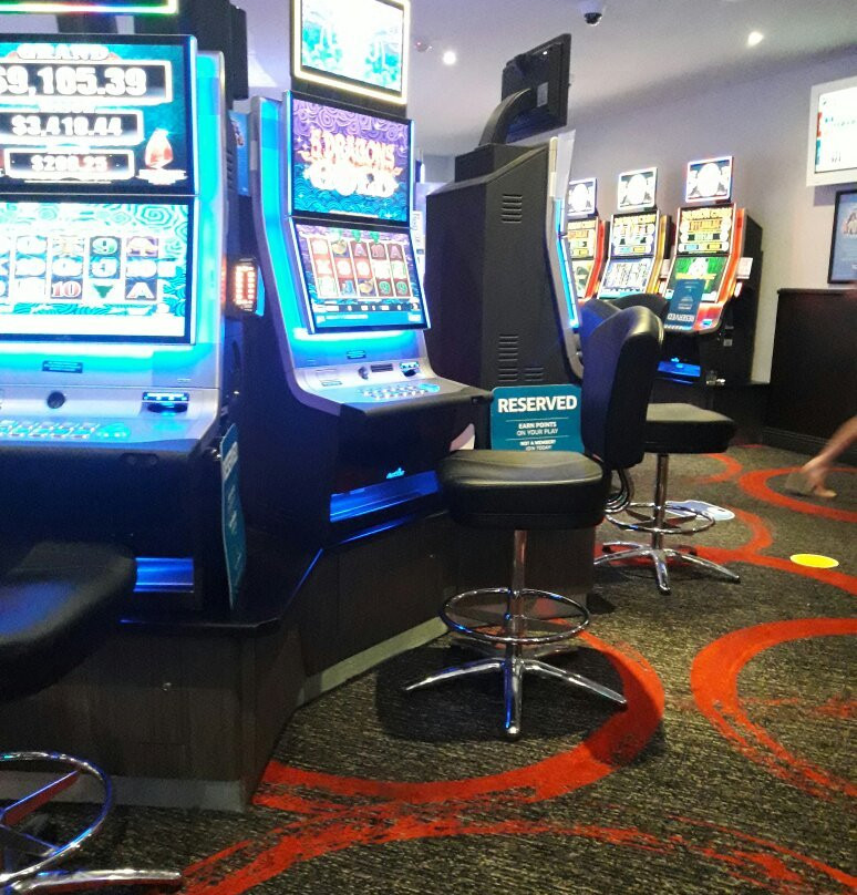 Nightcap at Ashley Hotel主图