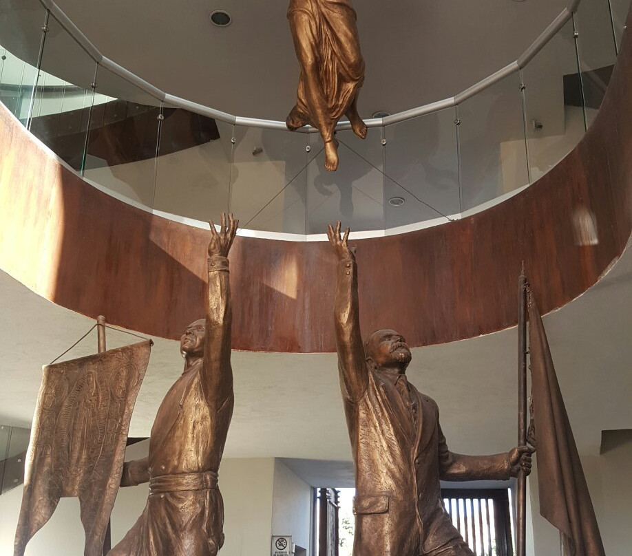 Plaza Bicentenario-埃莫西约必去景点