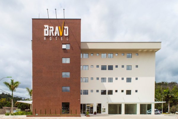 Bravo Hotel-官方