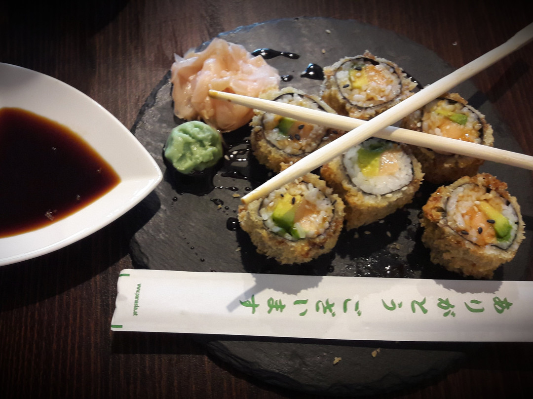 Brekov餐馆和美食-Taumi Asia Fusion