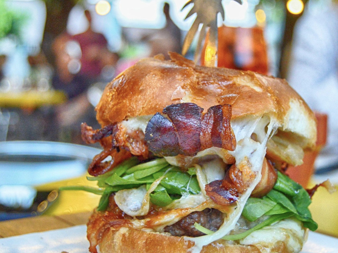 Sumirago餐馆和美食-The Family