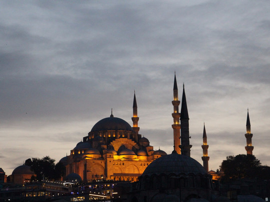 Eminonu Square-伊斯坦布尔必去景点