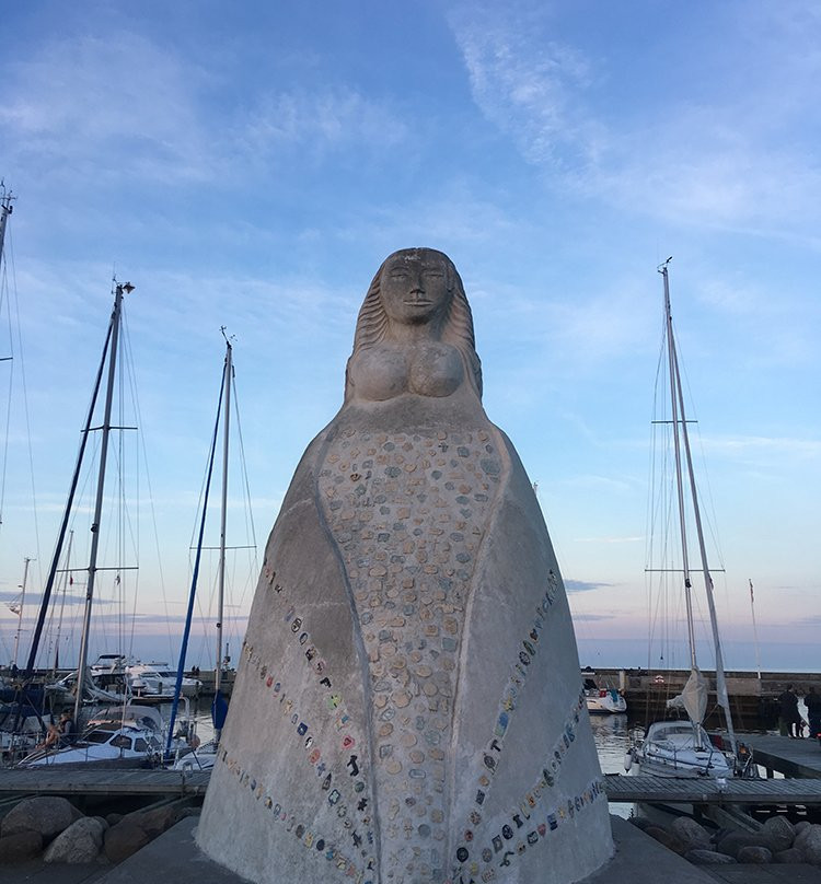 The Lady from the Sea景点图片