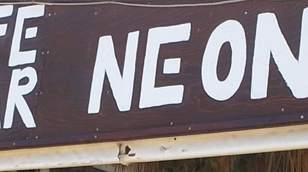 Neon Cafe Bar-Analipsi必去景点