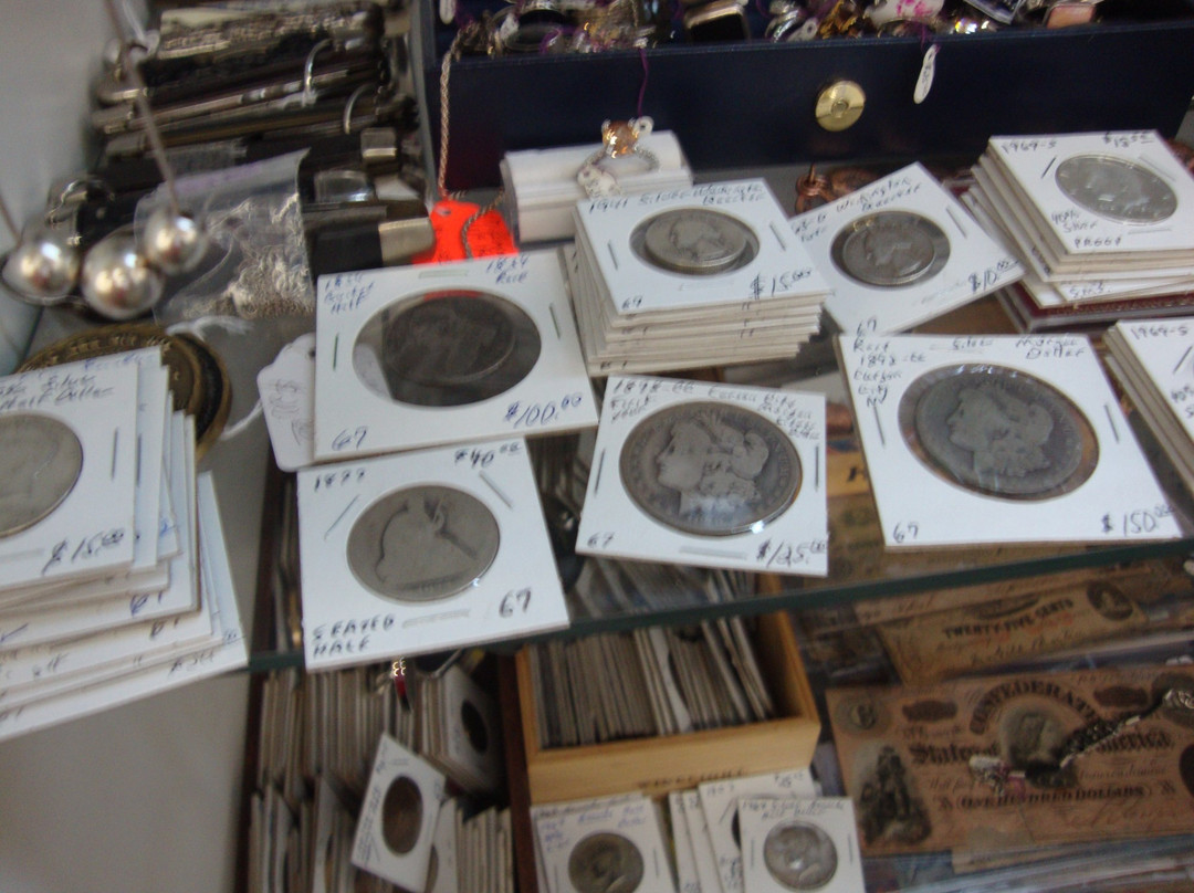 Bama Flea Mall & Antique Center景点图片