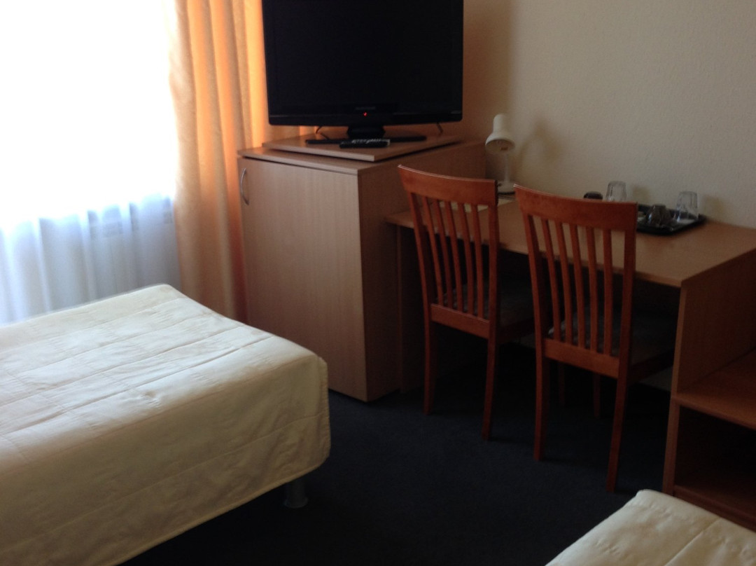 Airport Hotel主图
