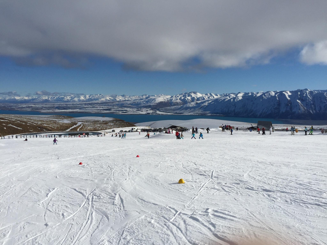 Roundhill Ski Area景点图片