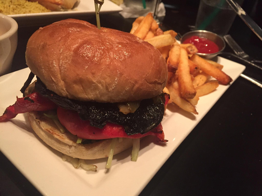 蓬塔戈尔达餐馆和美食-River City Grill