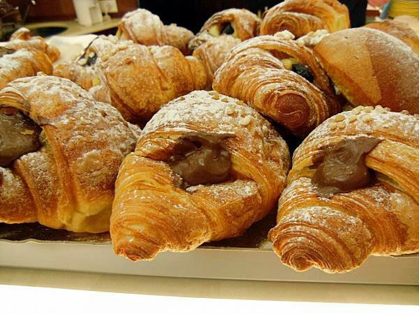 Fossacesia餐馆和美食-Forno Pasticceria Carluccio