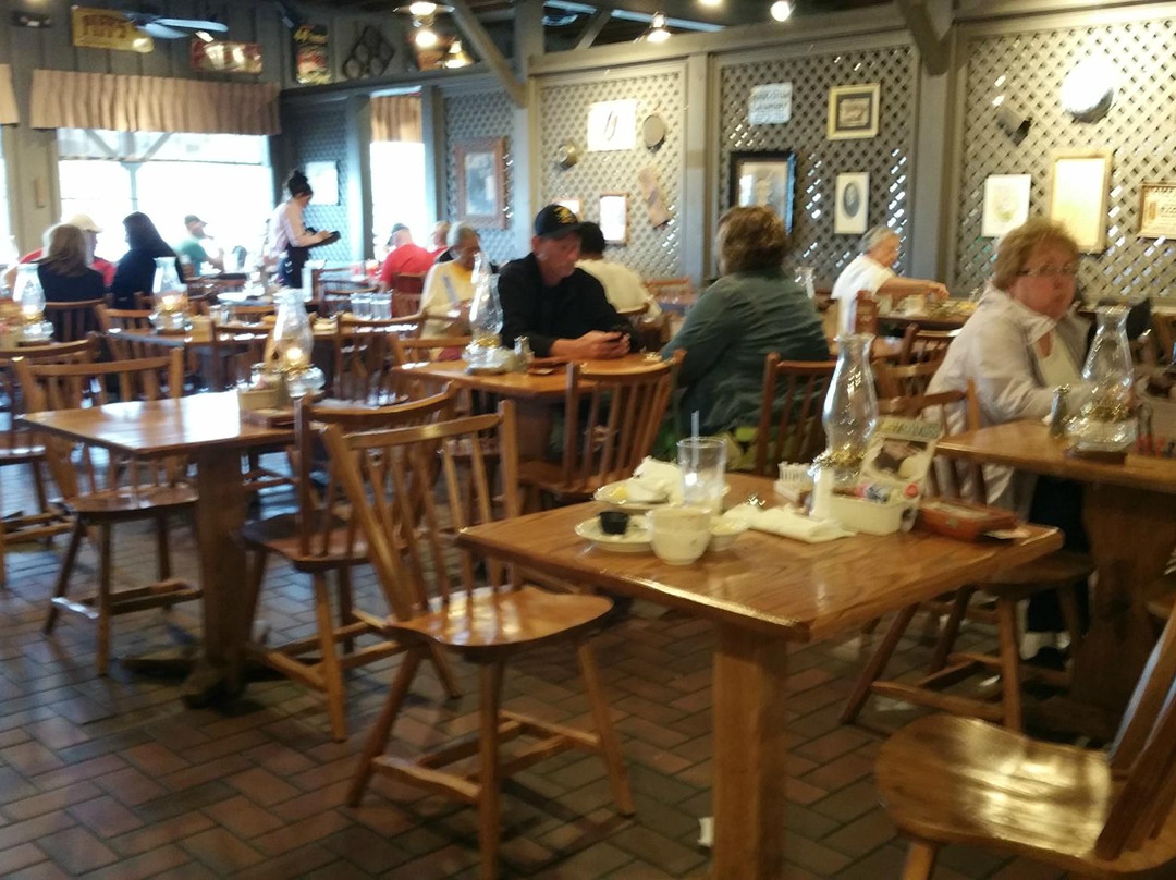 Butler Township餐馆和美食-Cracker Barrel