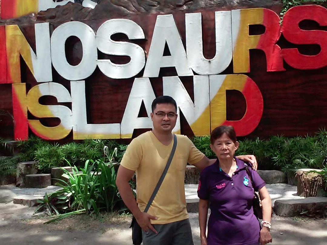Dinosaurs Island景点图片