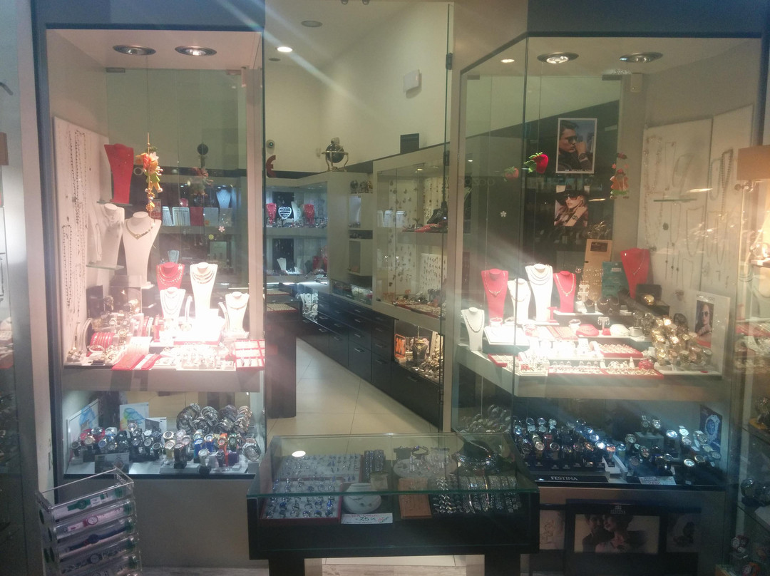 Emmanuel Jewellery景点图片