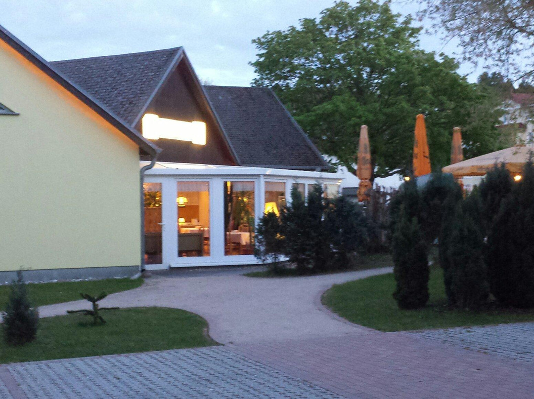 Zempin餐馆和美食-Hotel & Restaurant Seeadler