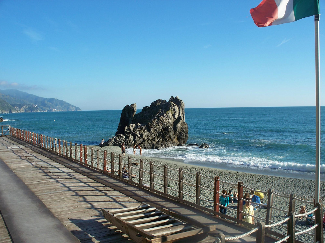 Spiaggia di Fegina-滨海蒙特罗梭必去景点