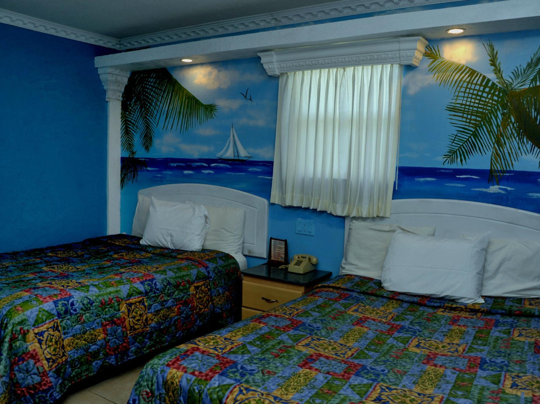 Tiki Hut Motel主图