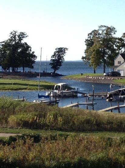 Village At Izatys主图