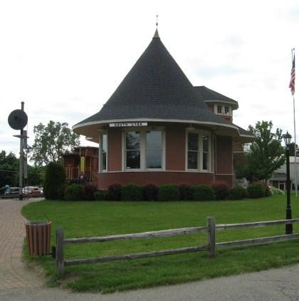 Witch's Hat Depot Museum-South Lyon必去景点