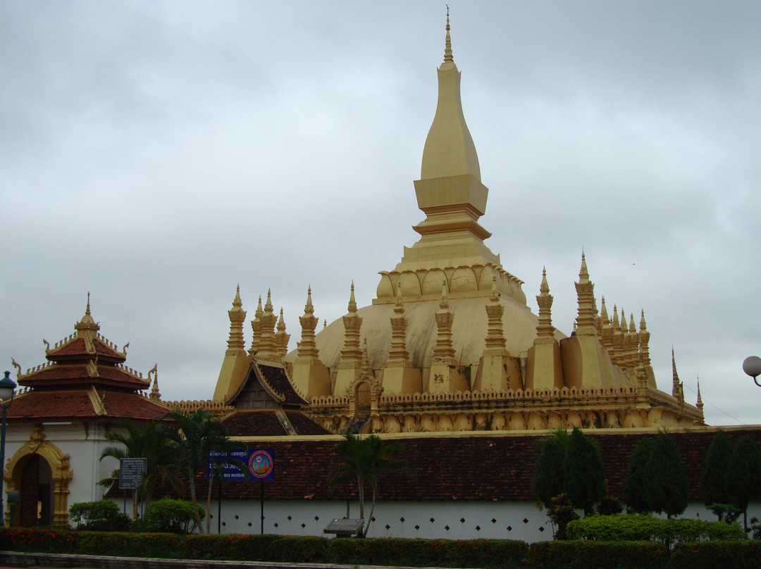 塔銮寺 (Pha That Luang)-万象必去景点