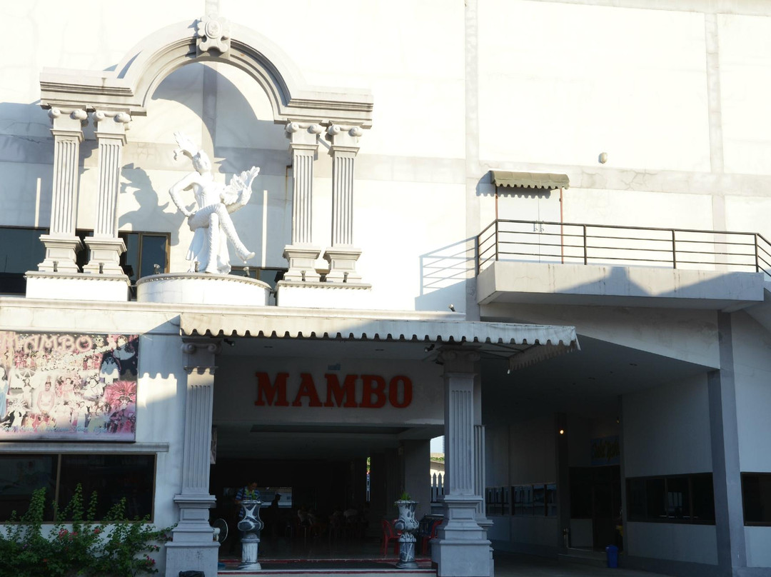 曼波人妖秀-曼谷必去景点