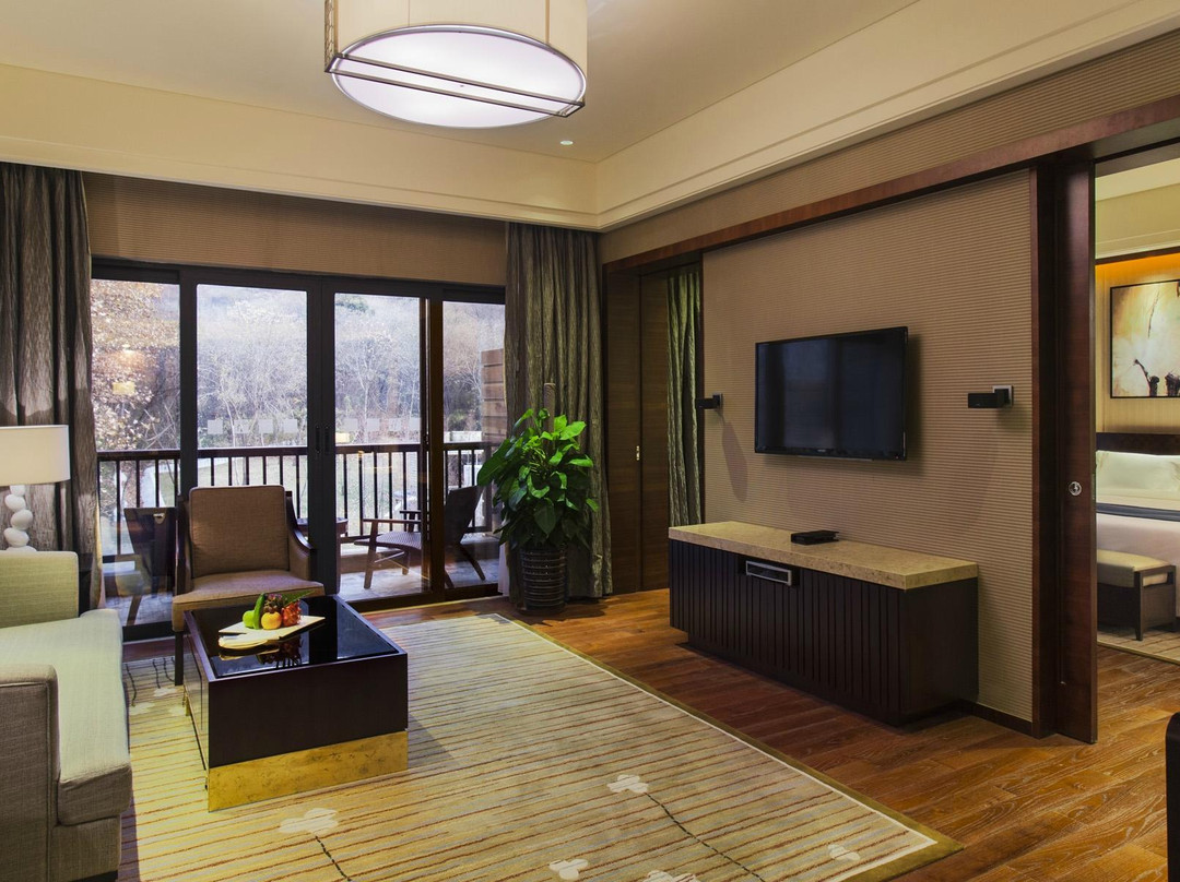 巢湖深业温泉假日度假酒店主图