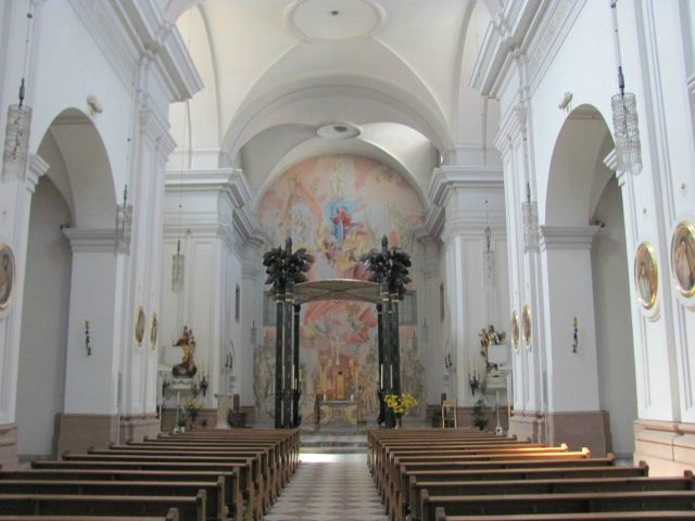 Karmelitenkirche St. Joseph und St. Maria Magdalena-维尔茨堡必去景点