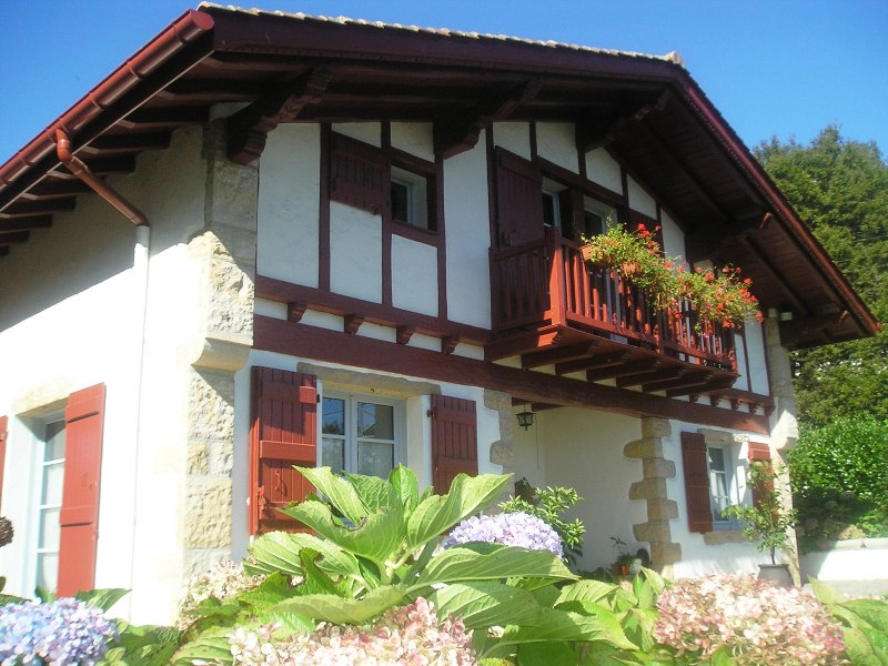 Maison Mendian-官方