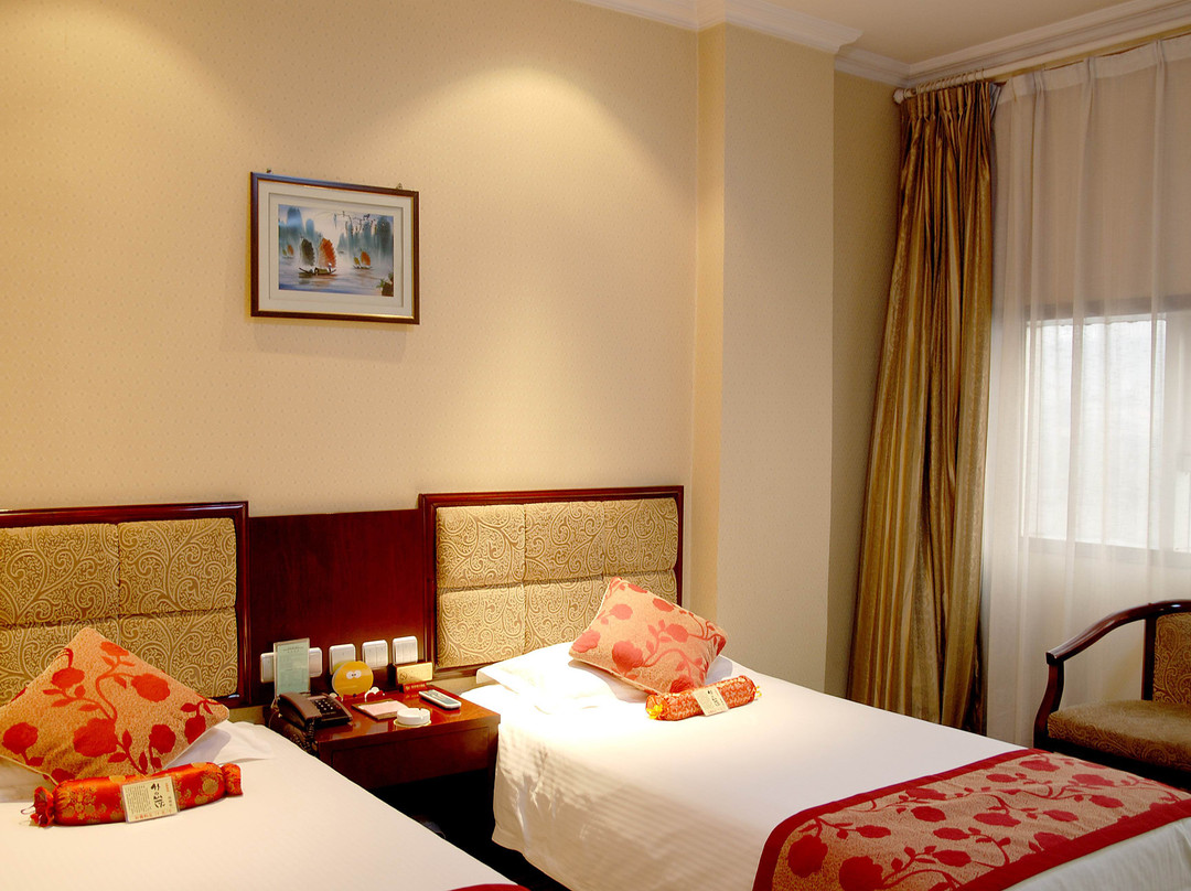 金玫瑰大酒店主图