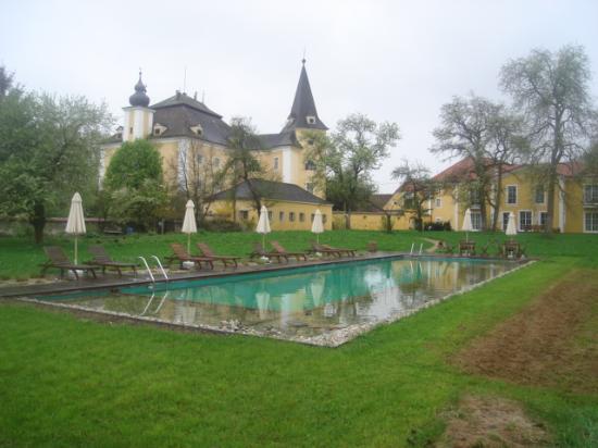 Schloss Muehldorf-泳池