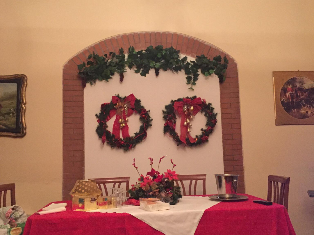 Montecorvino Pugliano餐馆和美食-La Magione Del Capitano