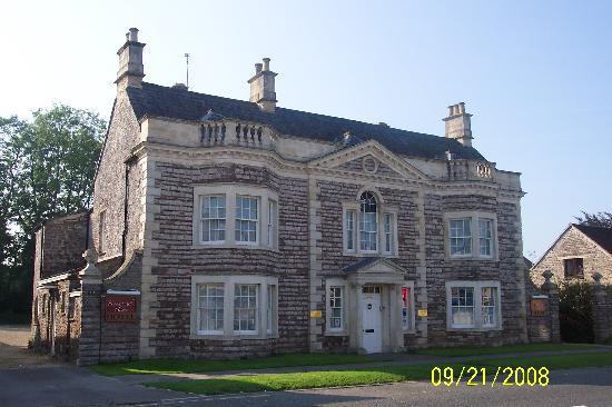 Rounceval House Hotel-官方